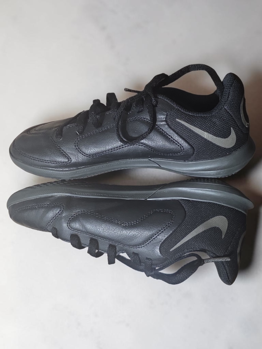 Kids Nike Black Leather Sneakers